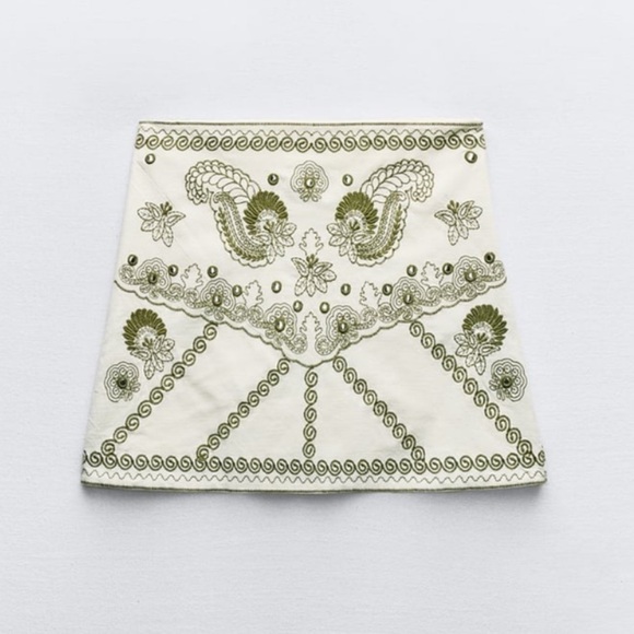 New ZARA Embroidered Mirrored Mini Skirt - Picture 2 of 3
